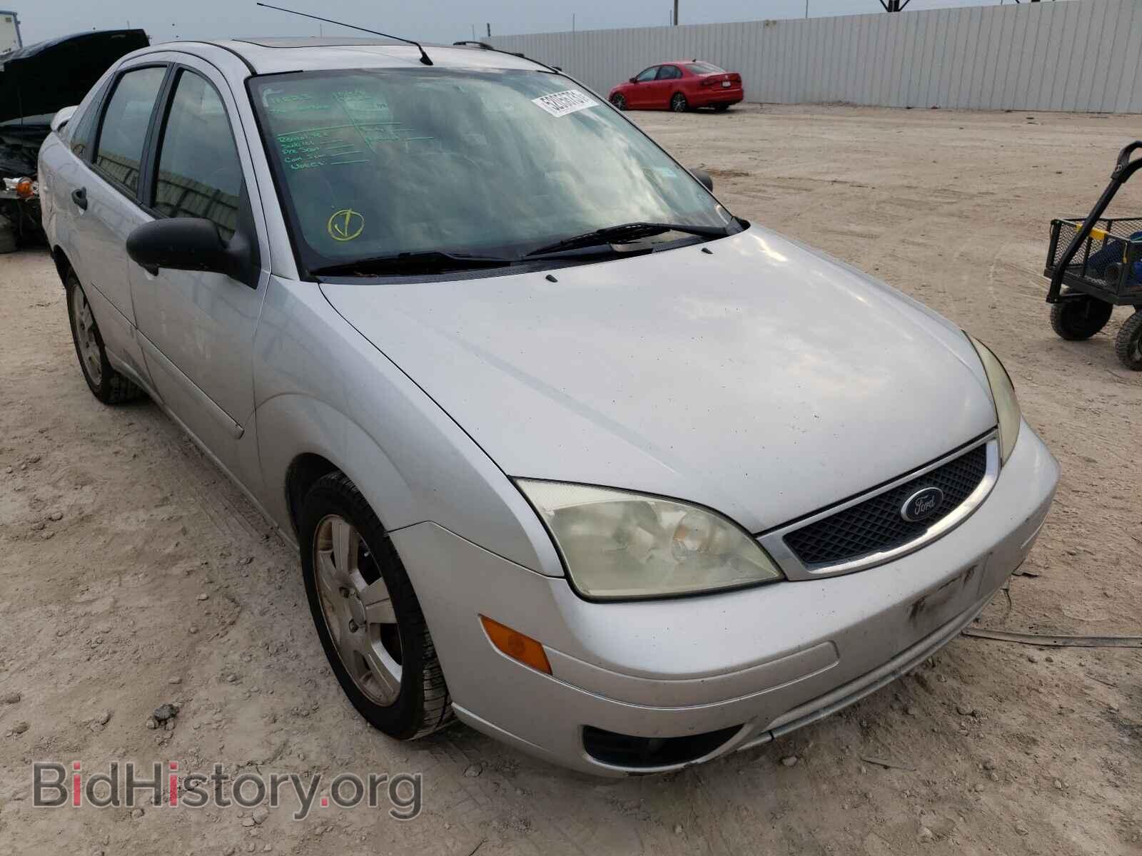 Photo 1FAHP34N86W134241 - FORD FOCUS 2006