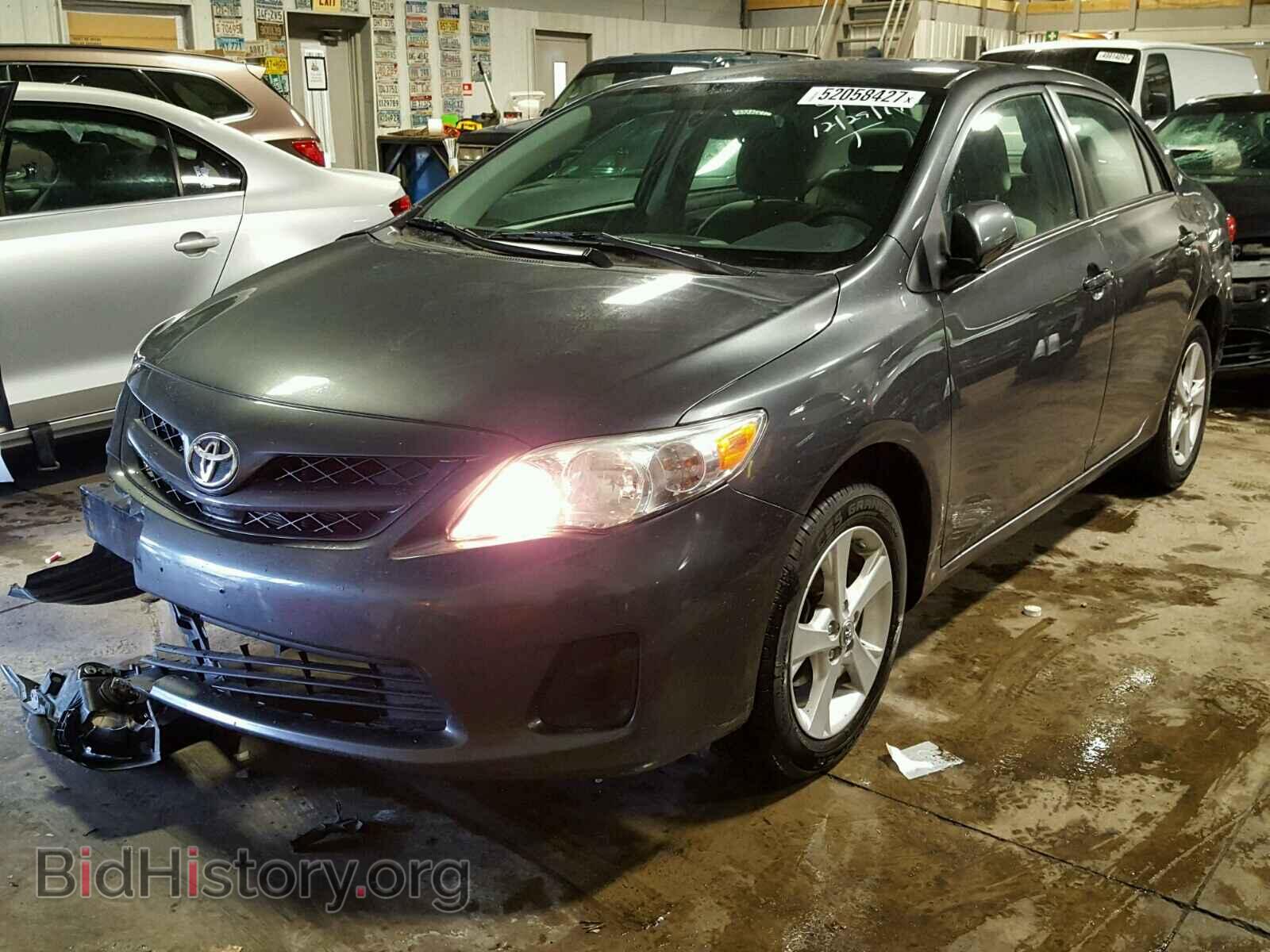 2011 TOYOTA COROLLA BA - VIN: 2T1BU4EE3BC645274 - Фото 2