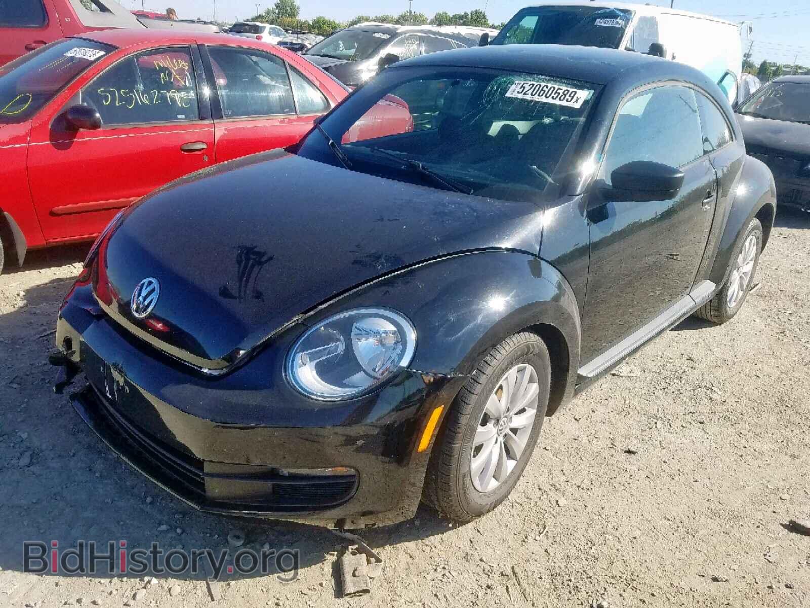 2014 VOLKSWAGEN BEETLE - VIN: 3VWF17AT2EM652130 - Фото 2