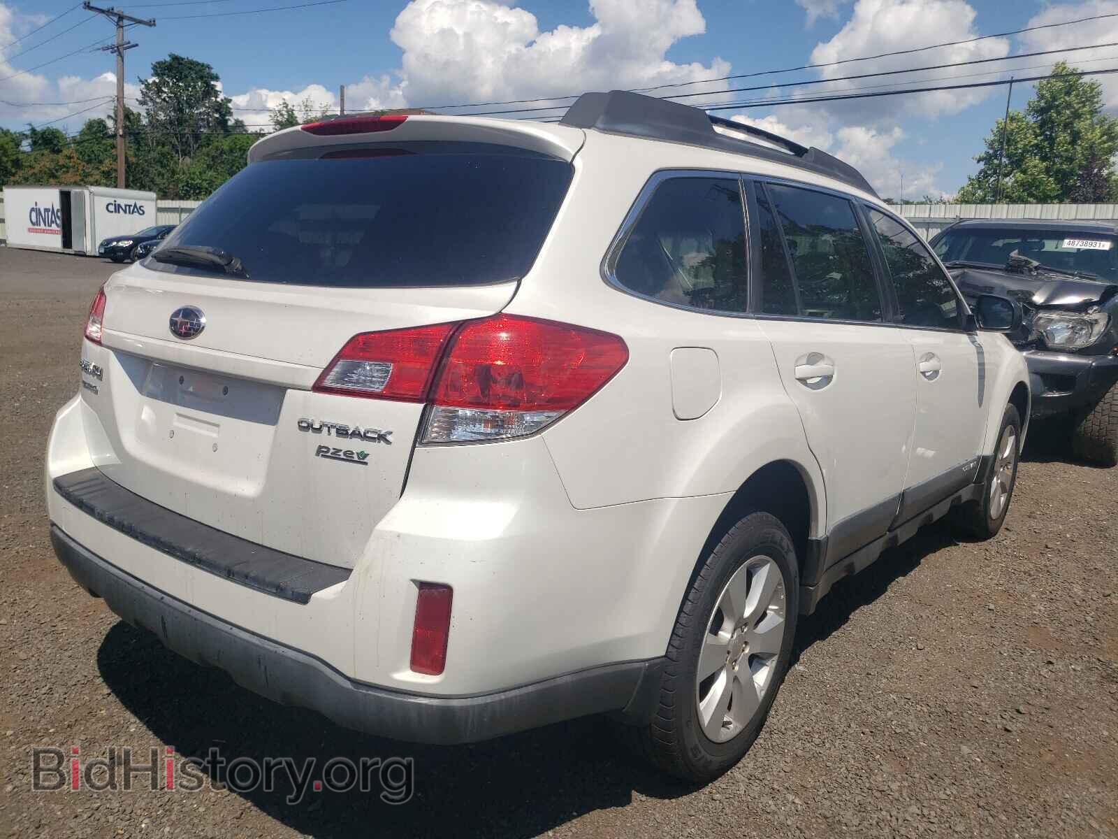 2011 SUBARU OUTBACK - VIN: 4S4BRBCC0B3432424 - Photo 4