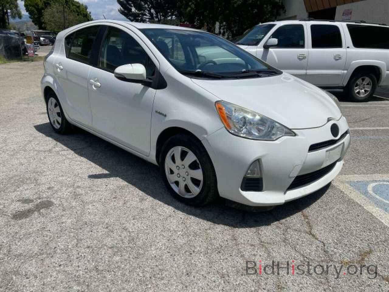 Toyota Prius c 2014