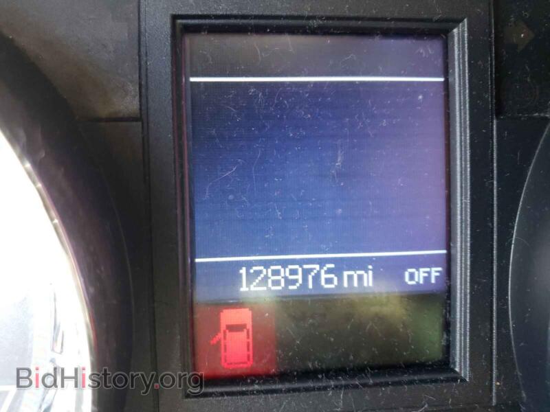 2011 Chrysler MINIVAN (VIN 2A4RR8DG8BR745245) — photo 8 of 10
