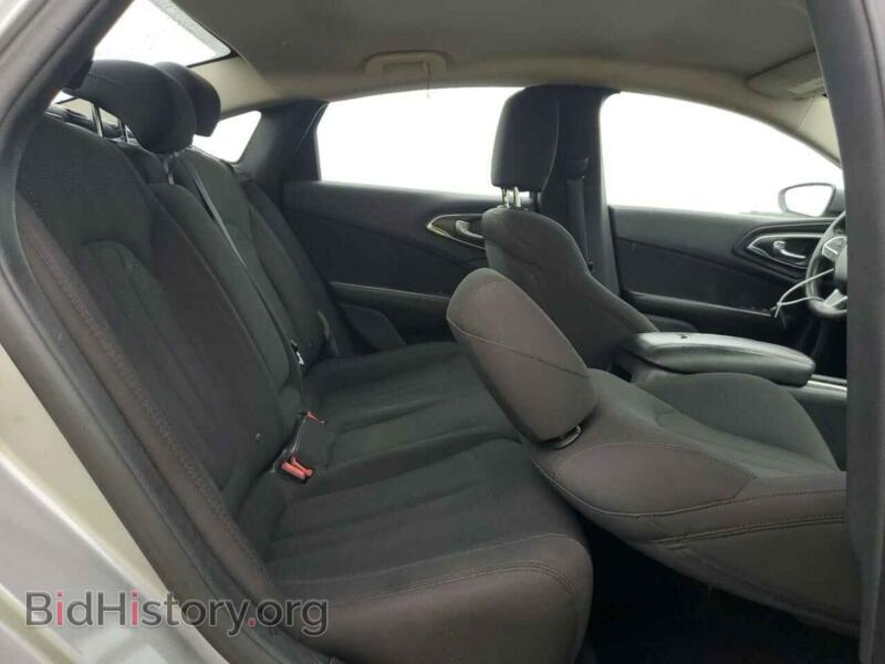 2016 Chrysler 200 (VIN 1C3CCCABXGN162337) — photo 10 of 12
