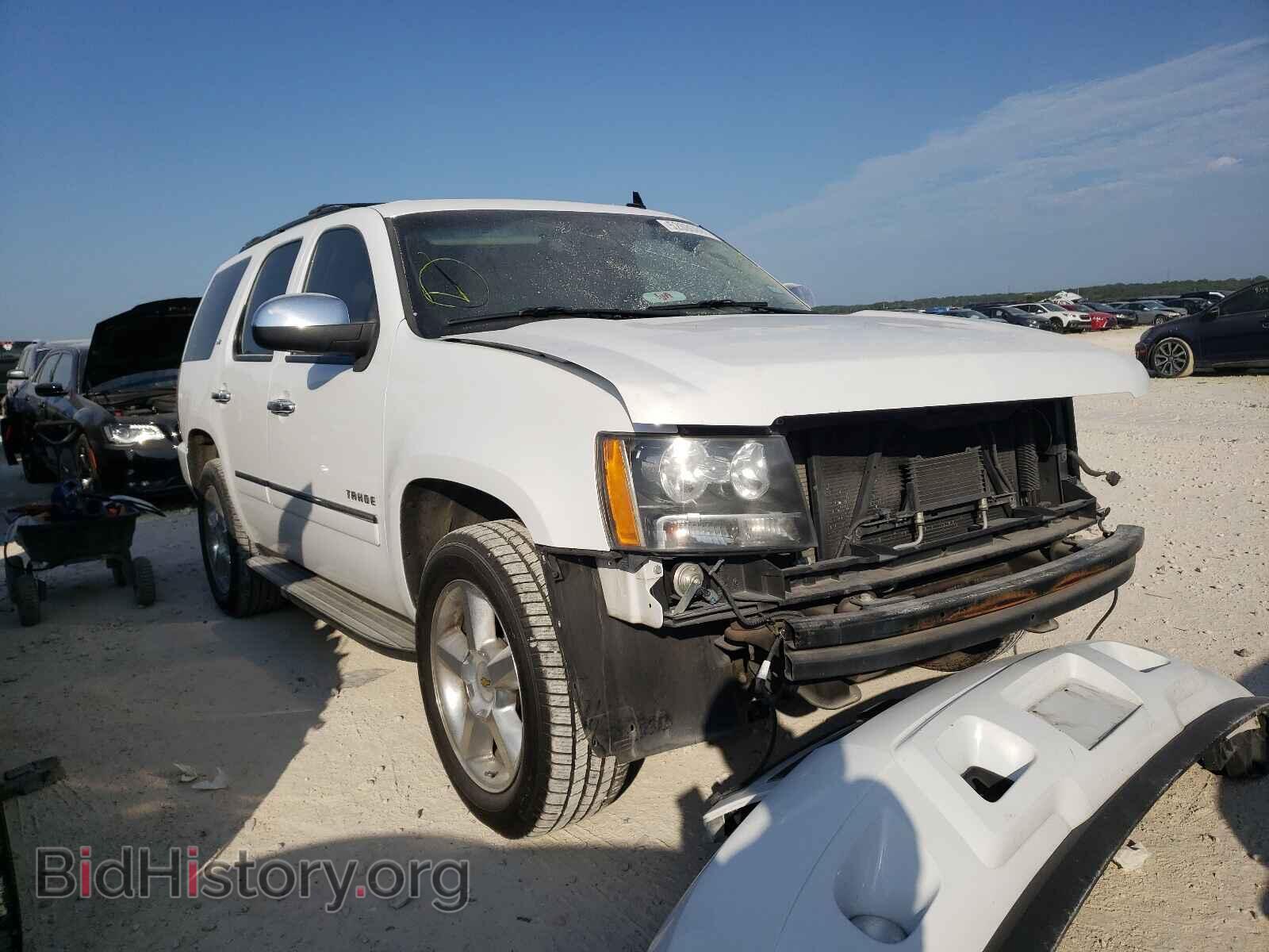 Photo 1GNSCCE04BR374479 - CHEVROLET TAHOE 2011