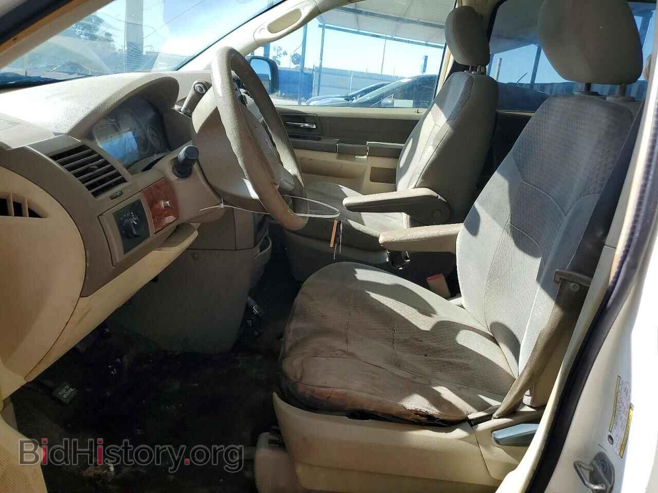 2008 CHRYSLER MINIVAN - VIN: 2A8HR44H28R688027 - Фото 7