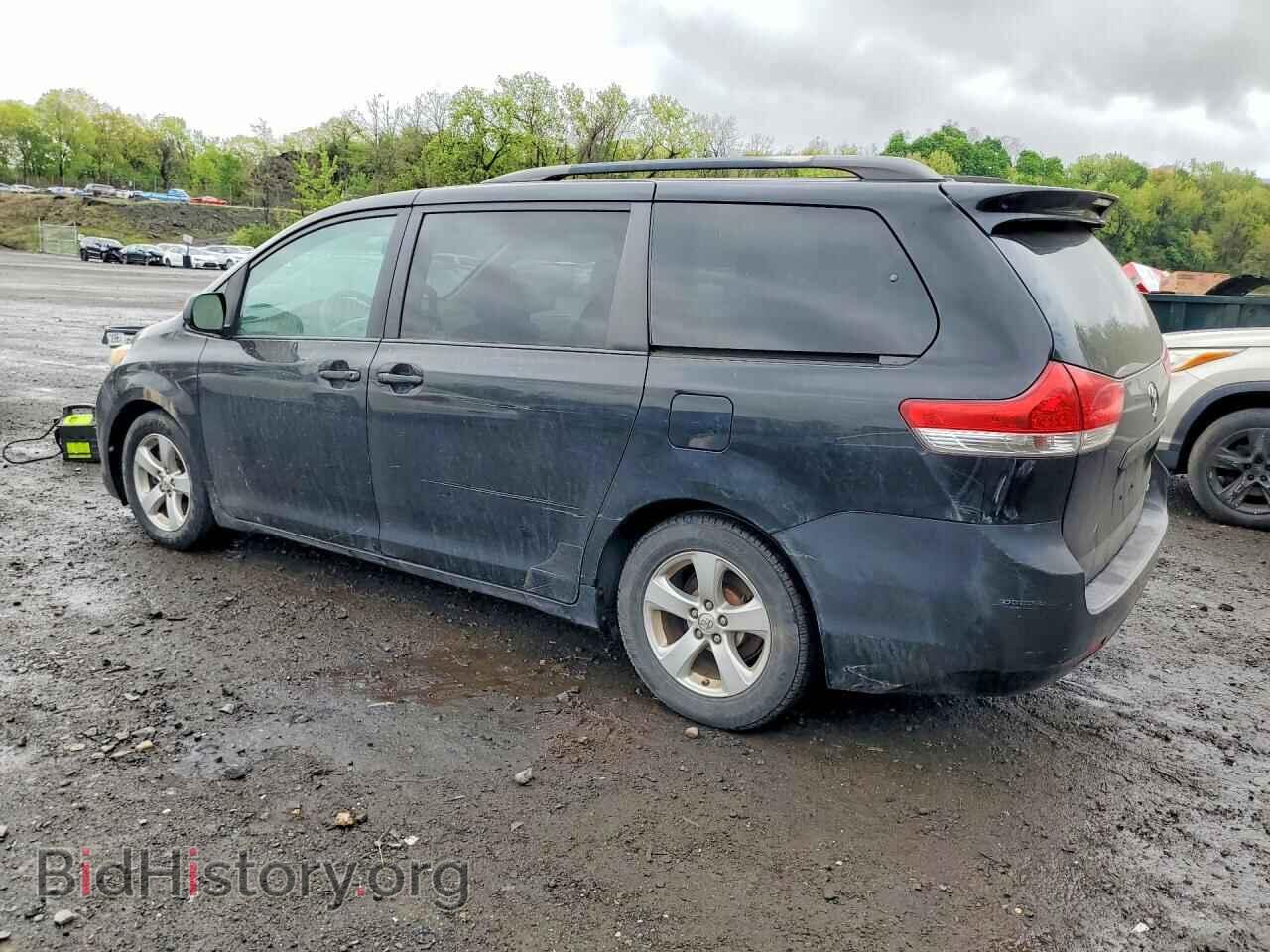 2013 TOYOTA SIENNA - VIN: 5TDKK3DC8DS367644 - Photo 2
