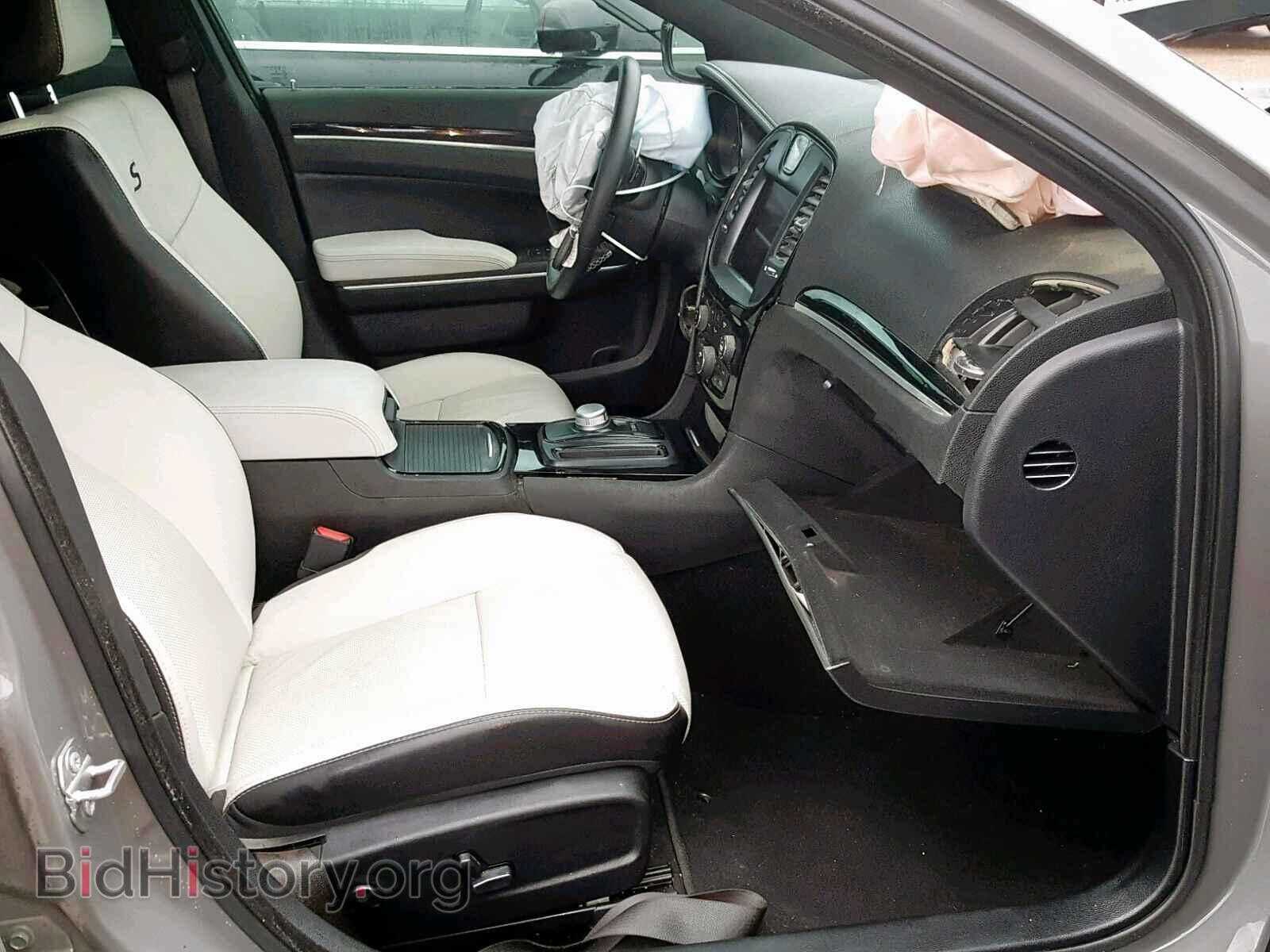 2019 CHRYSLER 300 - VIN: 2C3CCABTXKH577915 - Фото 5
