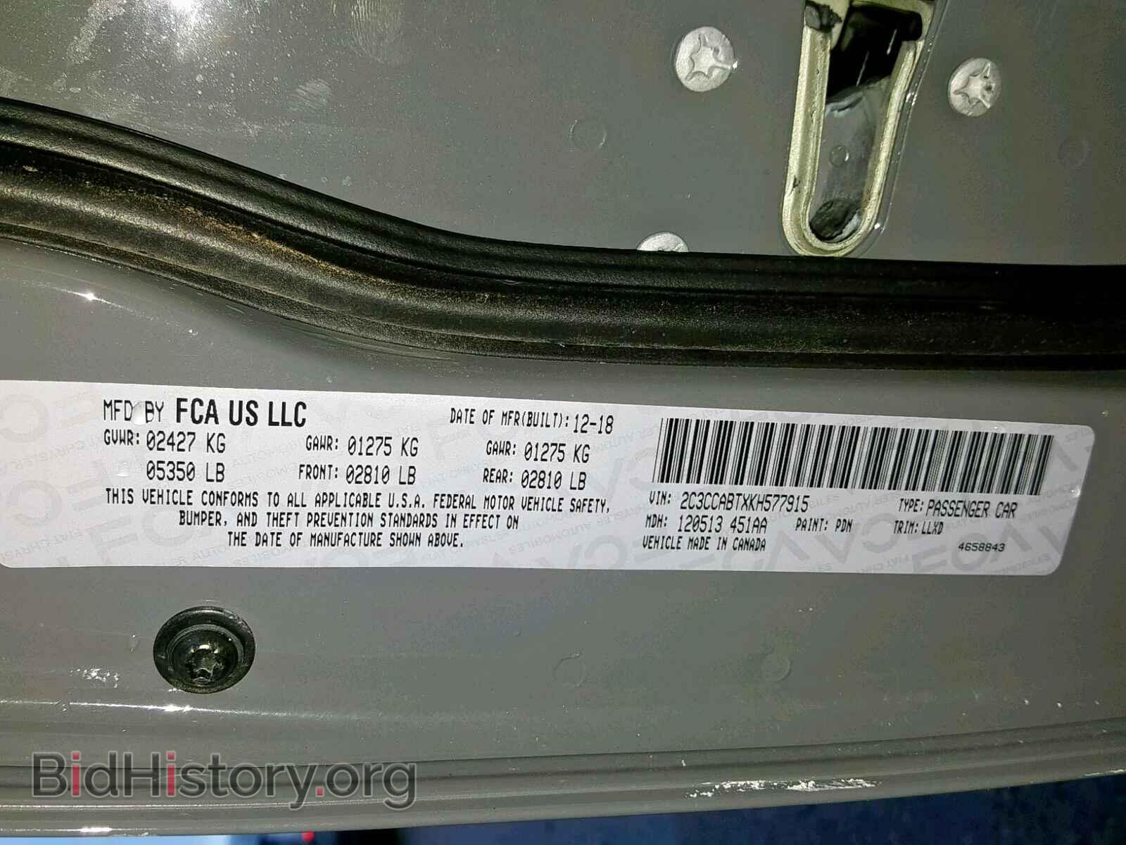 2019 CHRYSLER 300 - VIN: 2C3CCABTXKH577915 - Фото 10