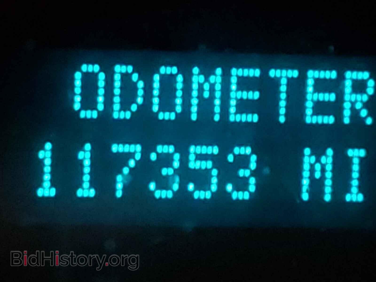 2011 CHEVROLET SILVERADO - VIN: 1GCRKREA2BZ160306 - Фото 8