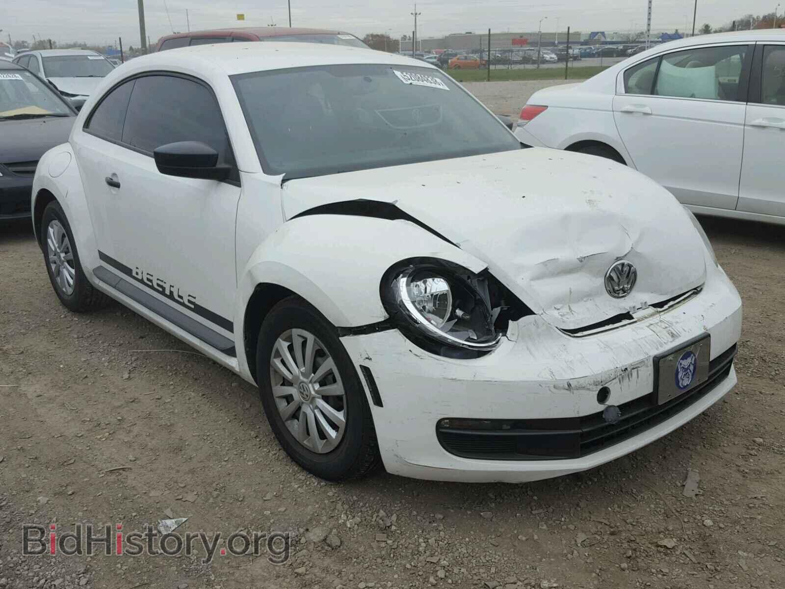 Фотография 3VWFP7AT2CM616806 - VOLKSWAGEN BEETLE 2012