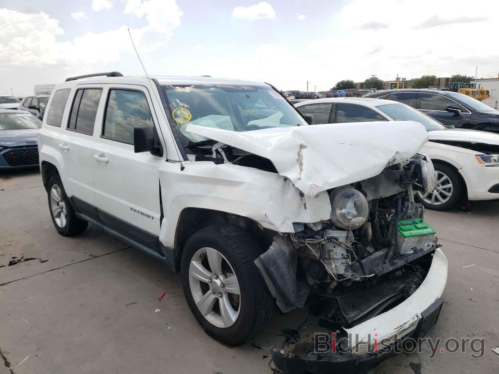 Photo 1J4NF1GB6BD247997 - JEEP PATRIOT 2011