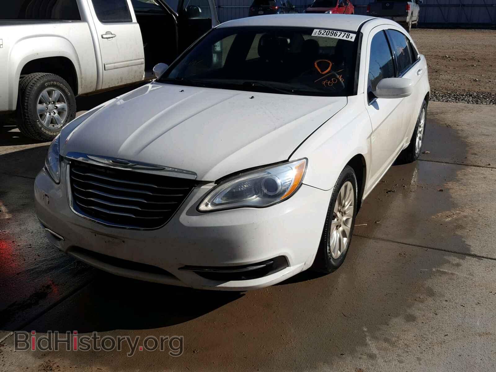 2013 CHRYSLER 200 - VIN: 1C3CCBAG3DN599808 - Фото 2