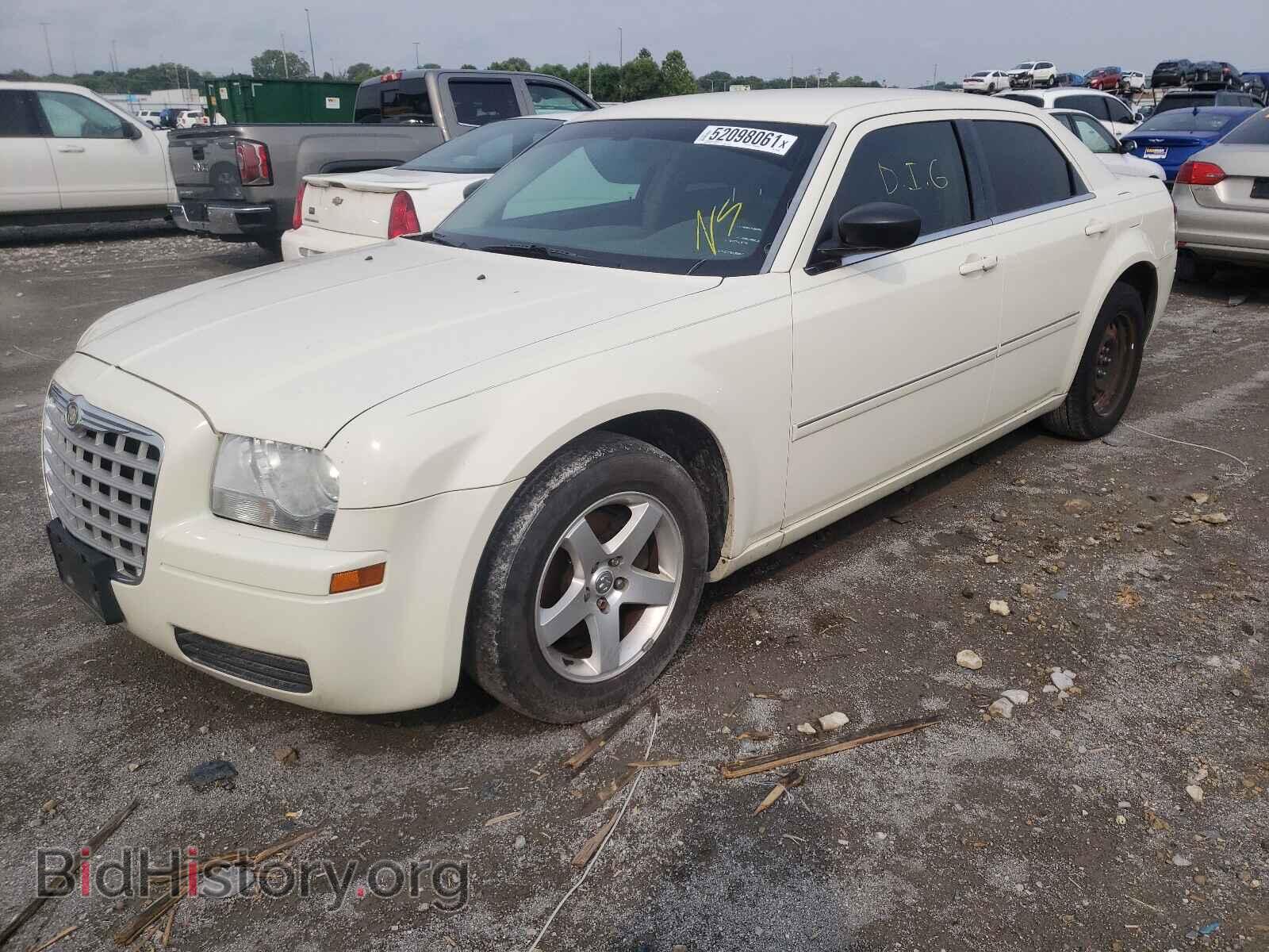 2007 CHRYSLER 300 - VIN: 2C3KA43R67H849499 - Фото 2