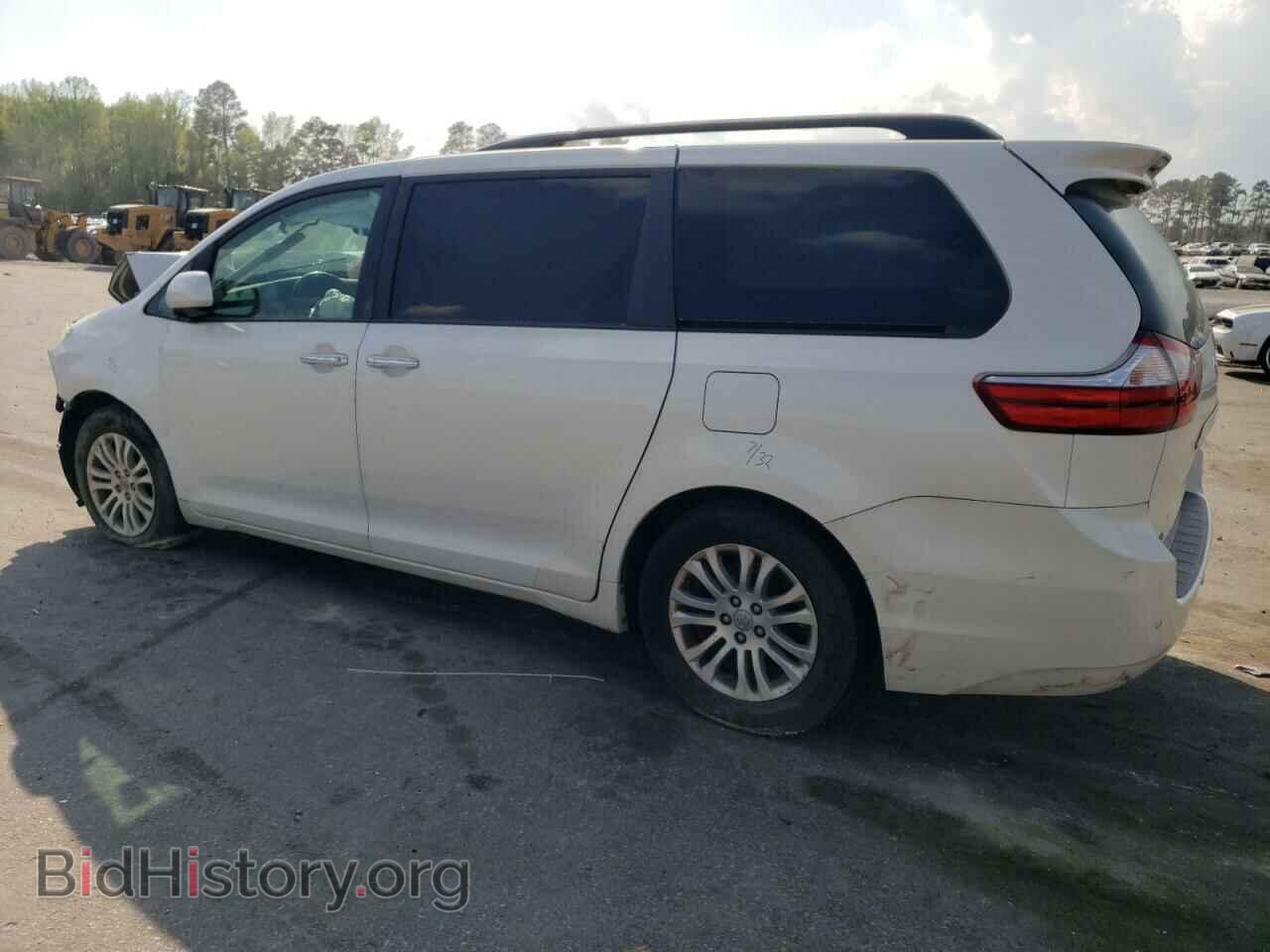 2017 TOYOTA All Models - VIN: 5TDYZ3DC2HS790411 - Фото 2