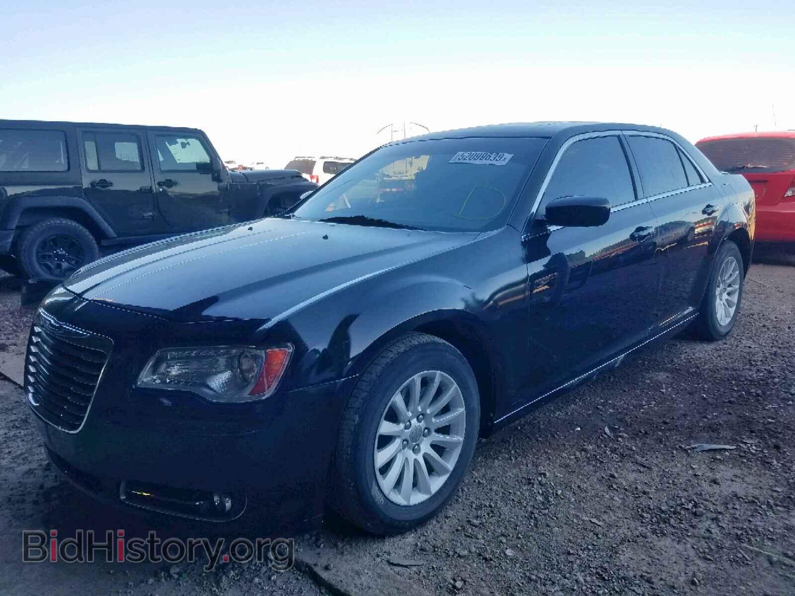 2013 CHRYSLER 300 - VIN: 2C3CCAAGXDH586430 - Фото 2