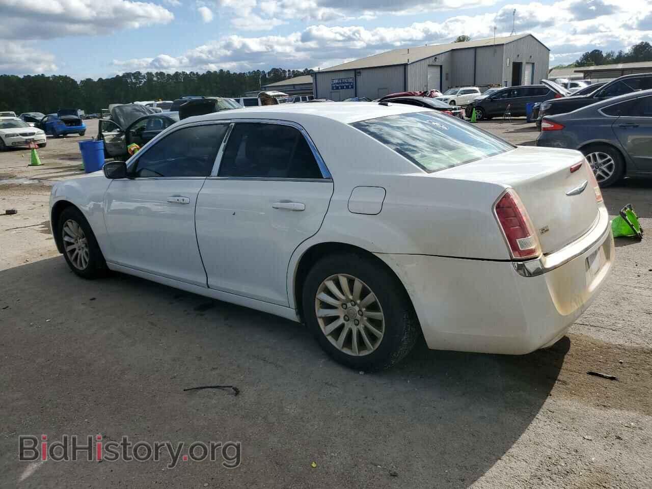2014 CHRYSLER 300 - VIN: 2C3CCAAG2EH327285 - Фото 2