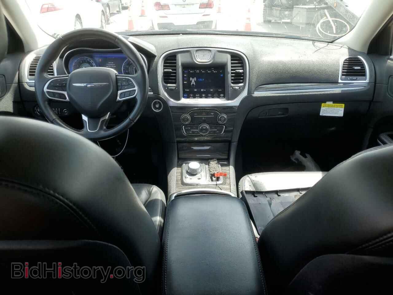 2019 CHRYSLER 300 - VIN: 2C3CCAAG6KH668488 - Фото 8