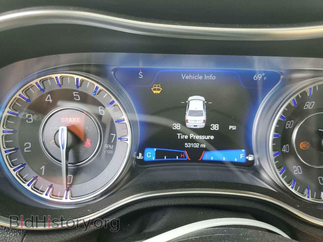 2019 CHRYSLER 300 - VIN: 2C3CCAAG6KH668488 - Фото 9