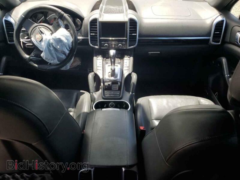 2011 Porsche CAYENNE (VIN WP1AB2A25BLA42075) — photo 8 of 12