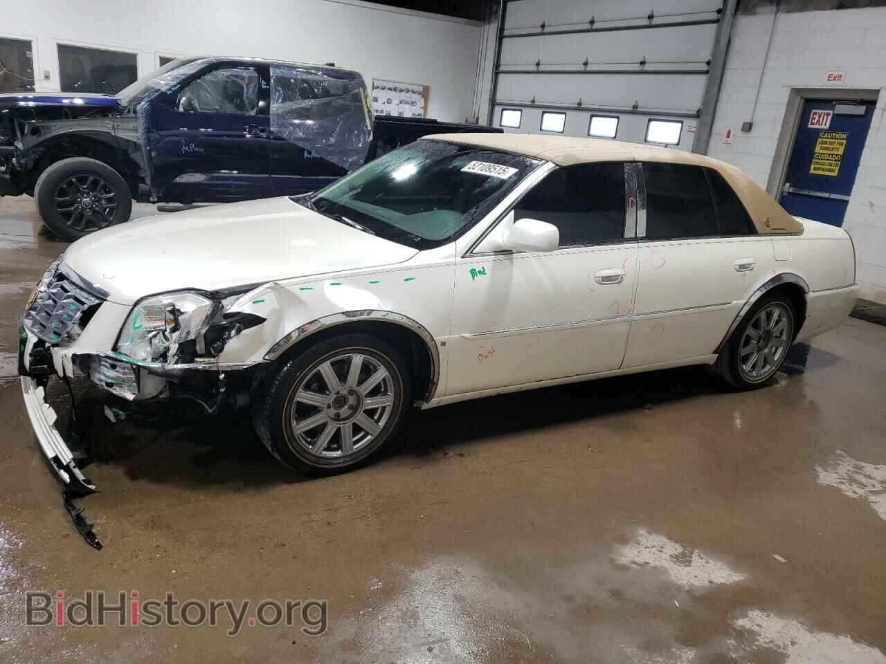 Photo 1G6KD57YX8U180665 - CADILLAC DTS 2008