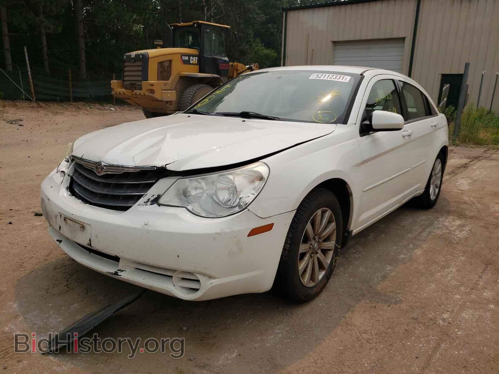 2010 CHRYSLER SEBRING - VIN: 1C3CC5FD6AN194554 - Фото 2