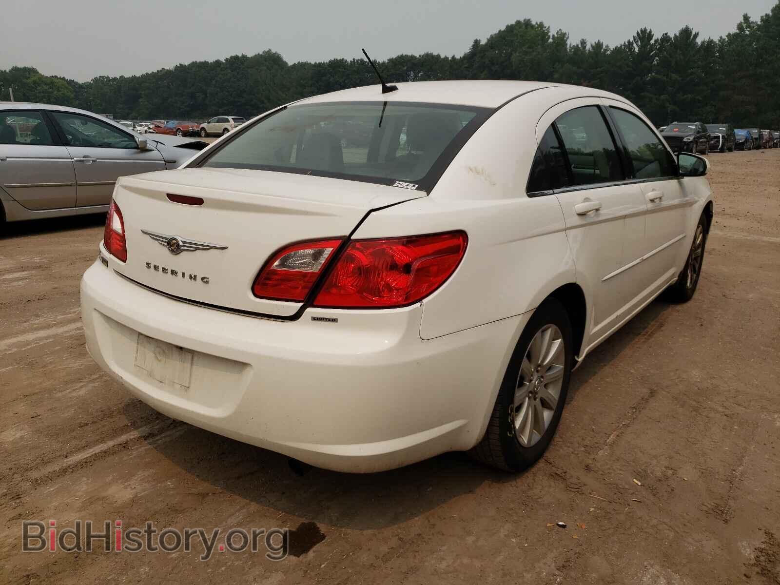 2010 CHRYSLER SEBRING - VIN: 1C3CC5FD6AN194554 - Фото 4