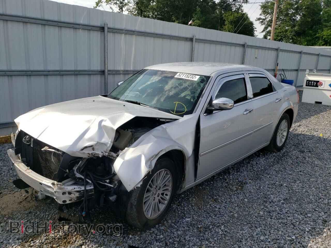 2010 CHRYSLER 300 - VIN: 2C3CA5CV2AH248900 - Фото 2