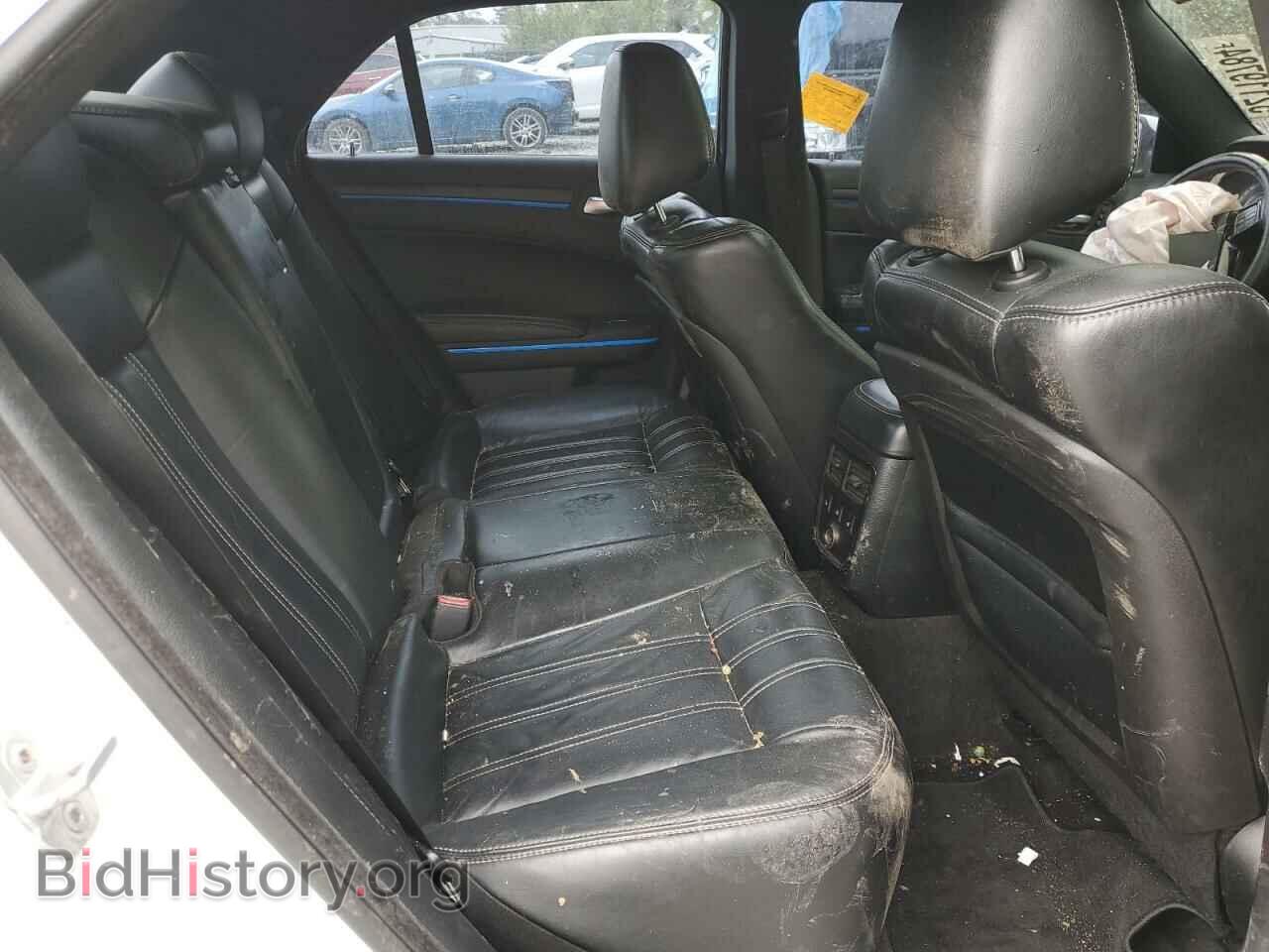 2014 CHRYSLER 300 - VIN: 2C3CCABG9EH125395 - Фото 10