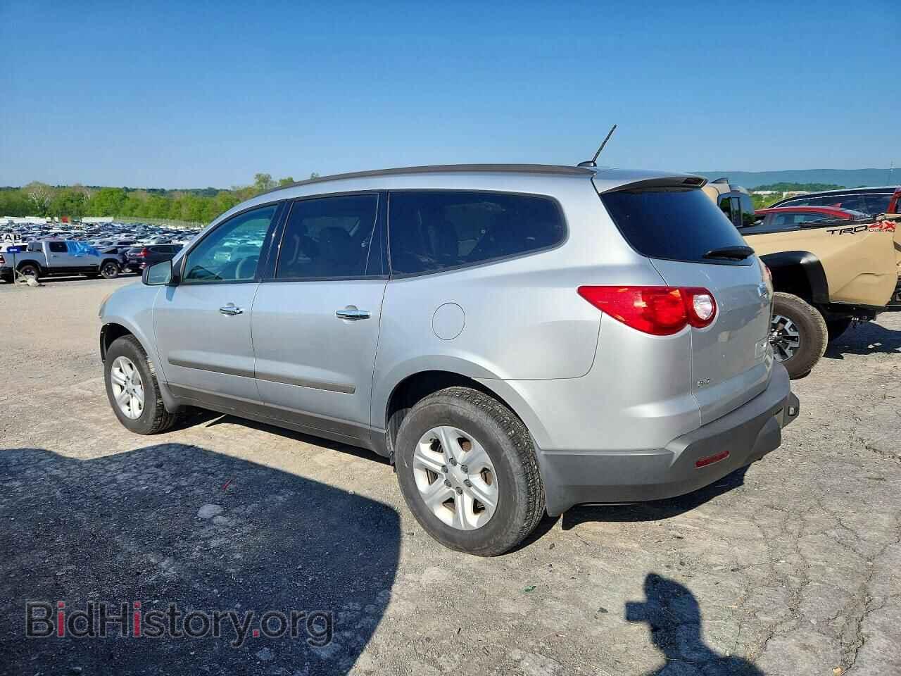 2011 CHEVROLET TRAVERSE - VIN: 1GNKVEED3BJ222443 - Фото 2