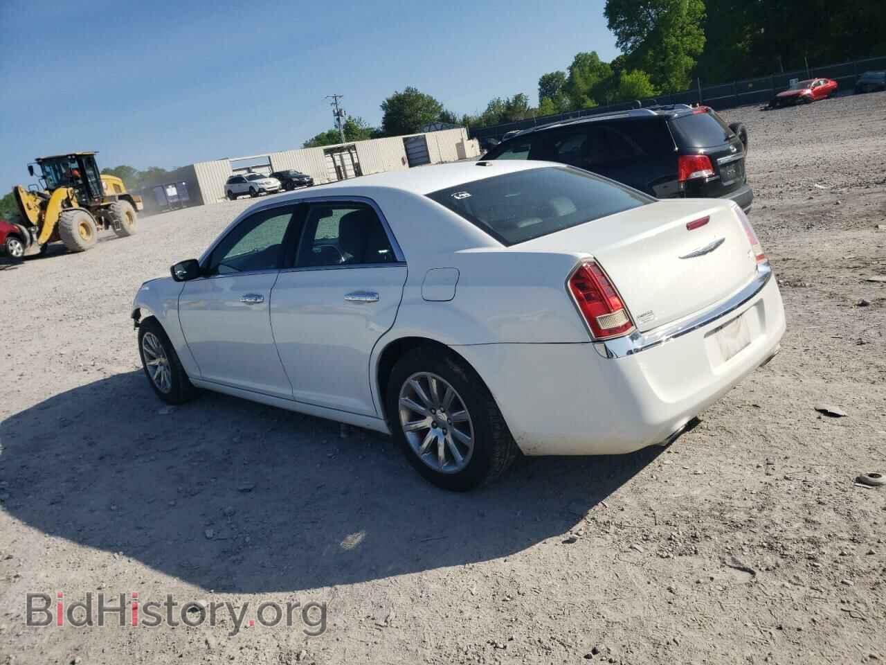2011 CHRYSLER 300 - VIN: 2C3CA5CG2BH585182 - Фото 2