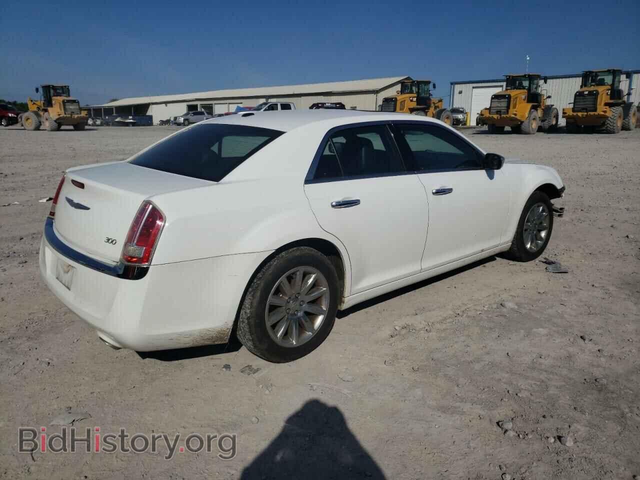 2011 CHRYSLER 300 - VIN: 2C3CA5CG2BH585182 - Фото 3
