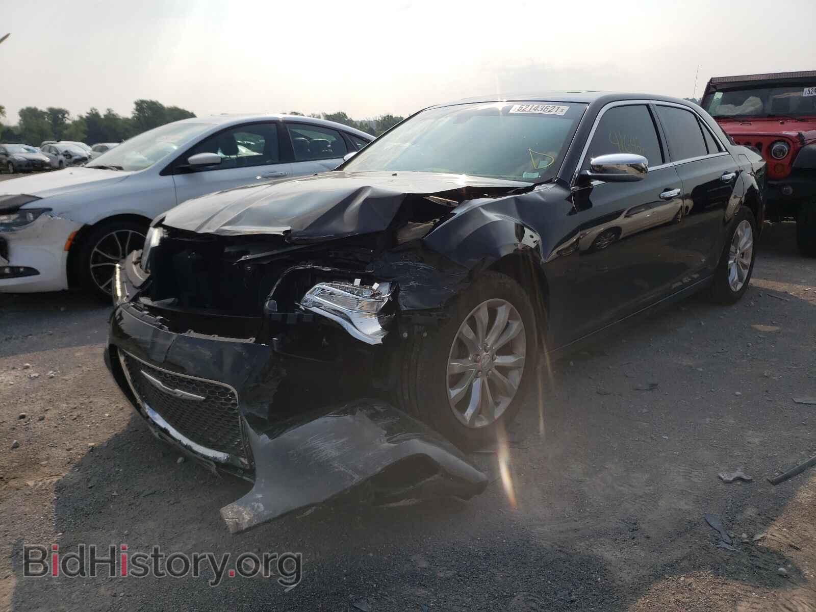 2017 CHRYSLER 300 - VIN: 2C3CCAKG1HH565471 - Фото 2