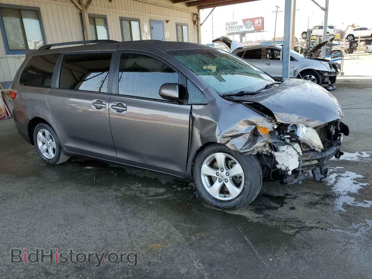 2017 TOYOTA All Models - VIN: 5TDKZ3DC4HS798564 - Фото 4