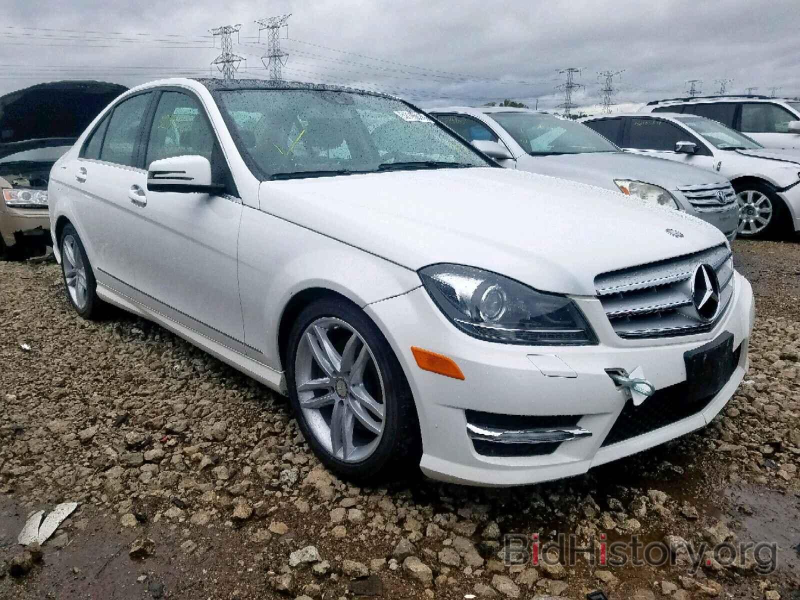 Photo WDDGF8AB4DR247170 - MERCEDES-BENZ C CLASS 2013