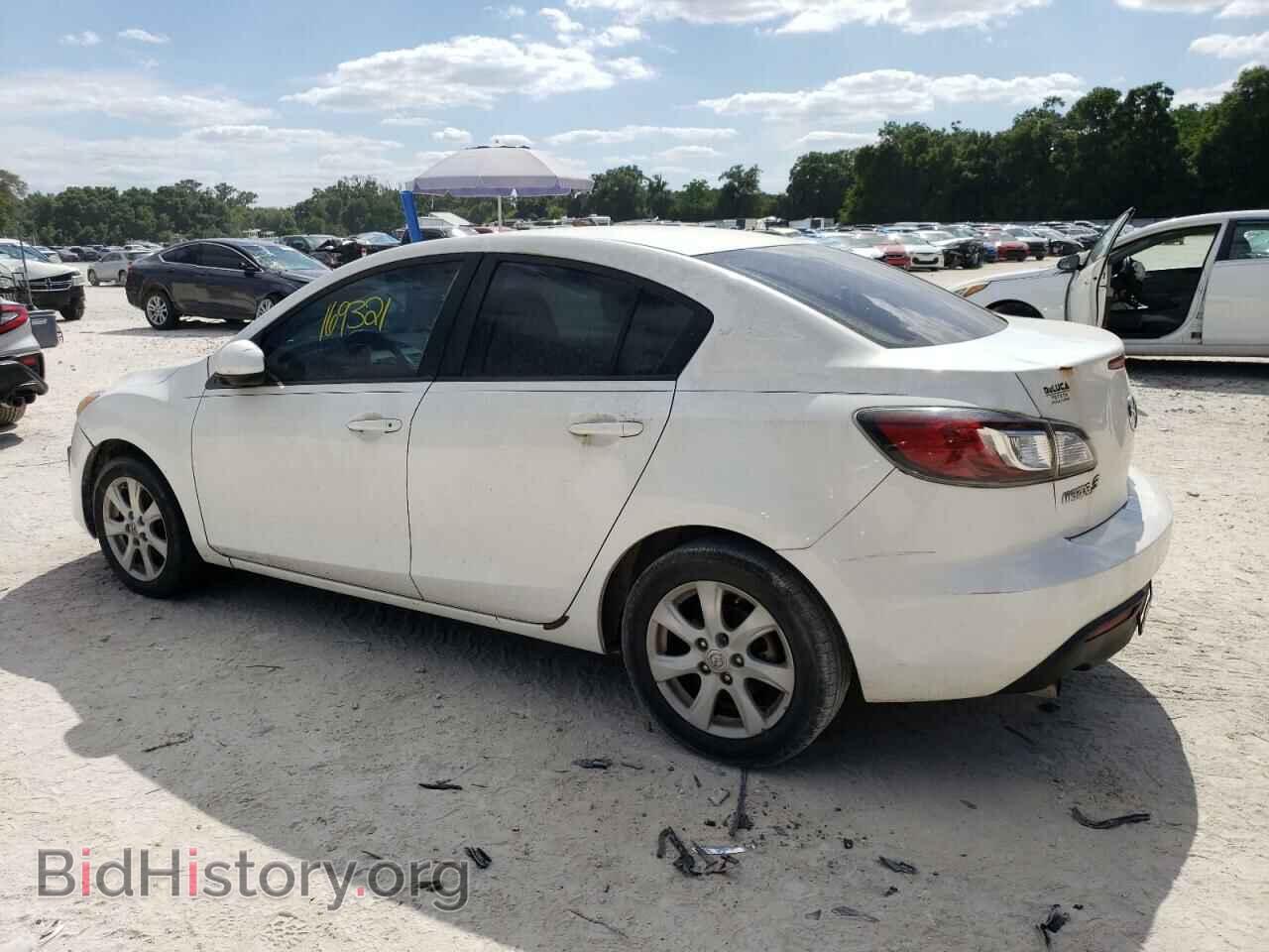 2011 MAZDA 3 - VIN: JM1BL1VF9B1360190 - Фото 2