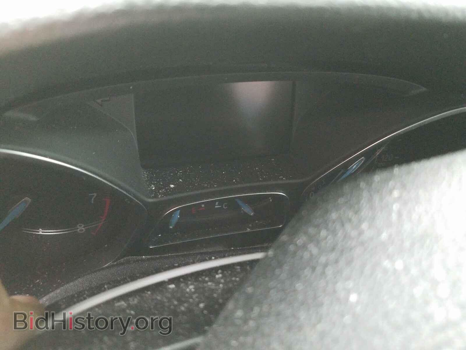 2017 FORD FOCUS - VIN: 1FADP3F2XHL208281 - Photo 8