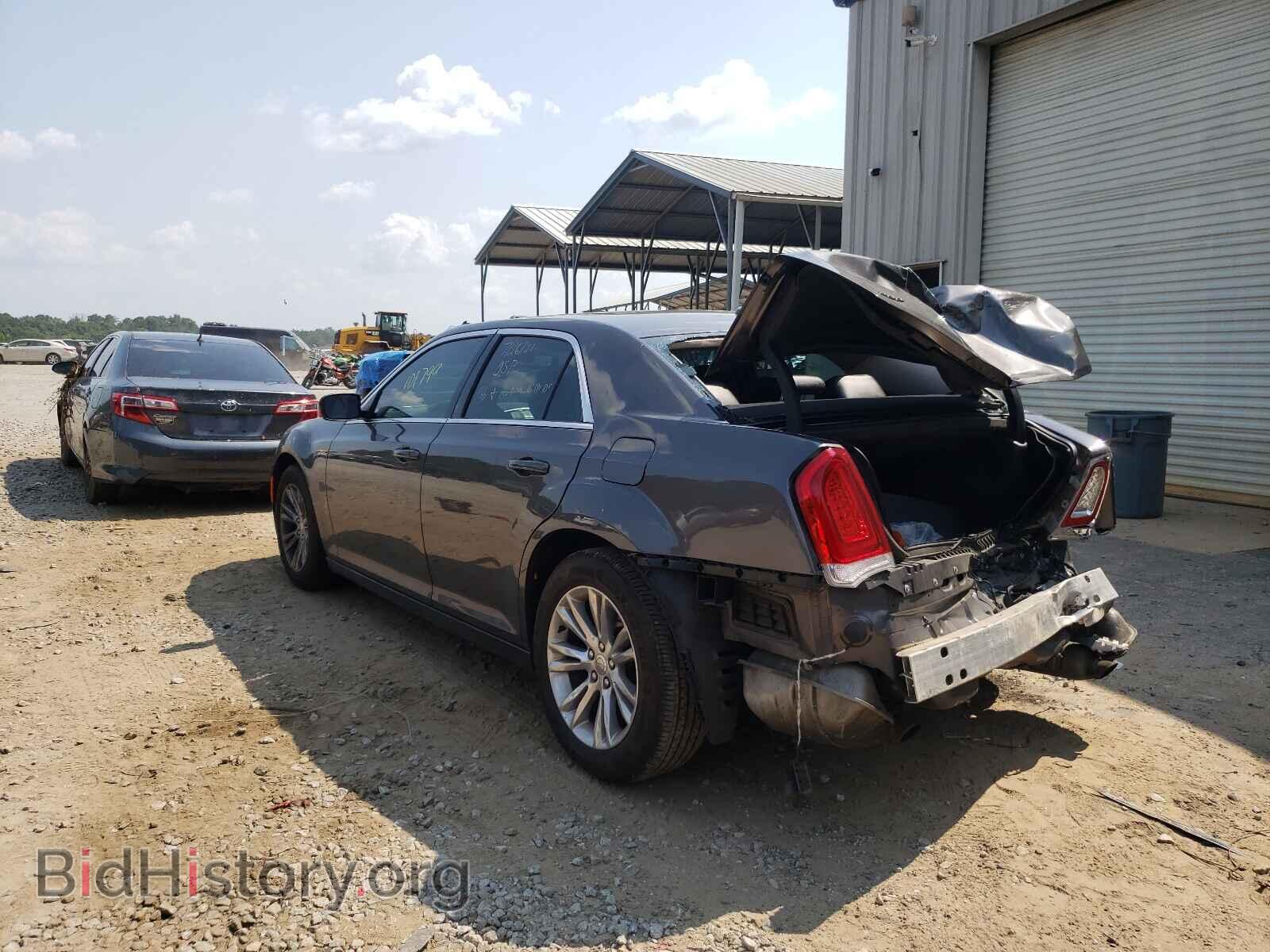 2017 CHRYSLER 300 - VIN: 2C3CCAAGXHH662265 - Фото 3