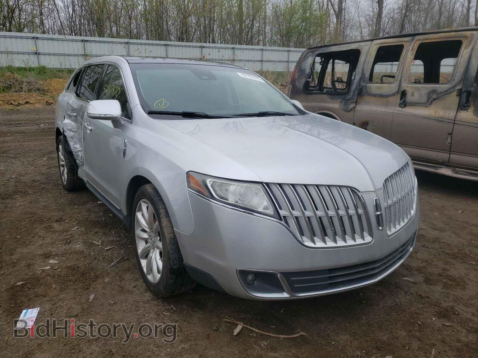 Photo 2LMHJ5AR9BBJ51141 - LINCOLN MKT 2011