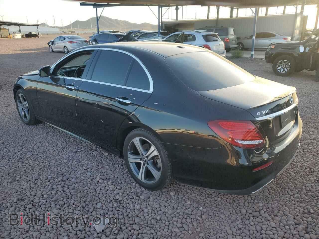 2019 MERCEDES-BENZ E-CLASS - VIN: WDDZF4JB2KA550171 - Фото 2