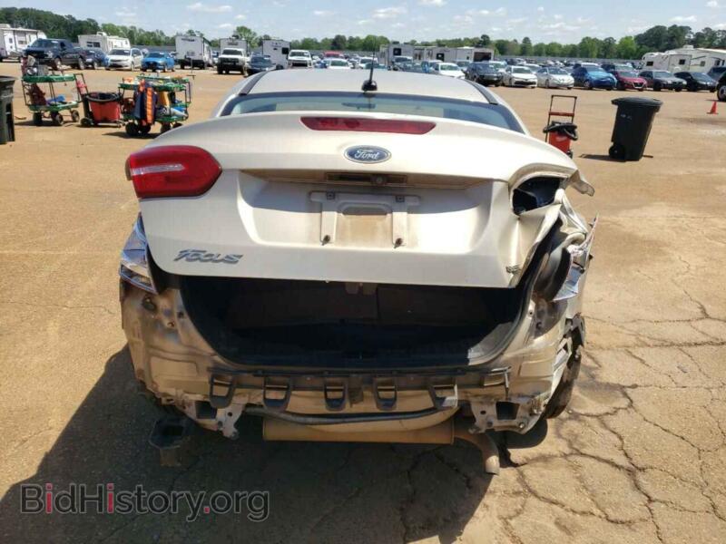 2017 Ford FOCUS (VIN 1FADP3F26HL295581) — фото 6 из 13