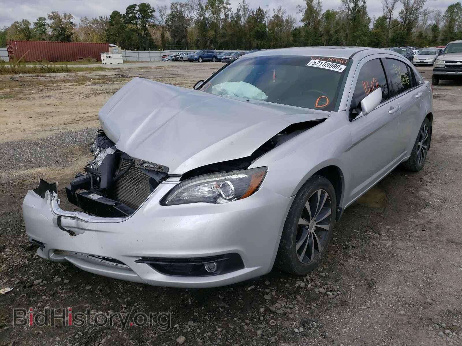 2012 CHRYSLER 200 - VIN: 1C3CCBHG0CN115632 - Фото 2