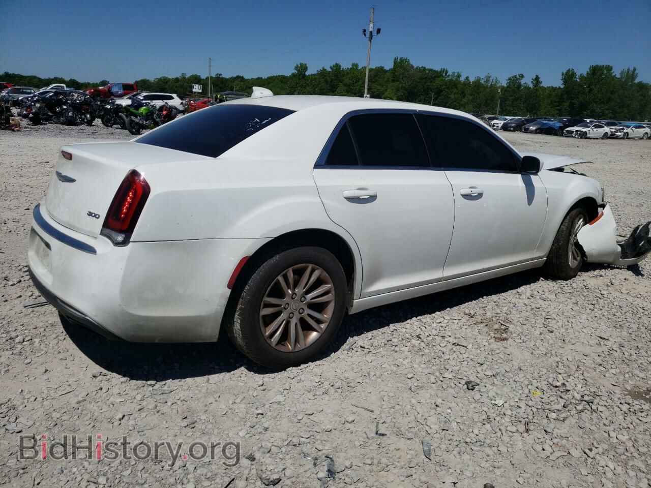 2017 CHRYSLER 300 - VIN: 2C3CCAAG3HH663581 - Фото 3