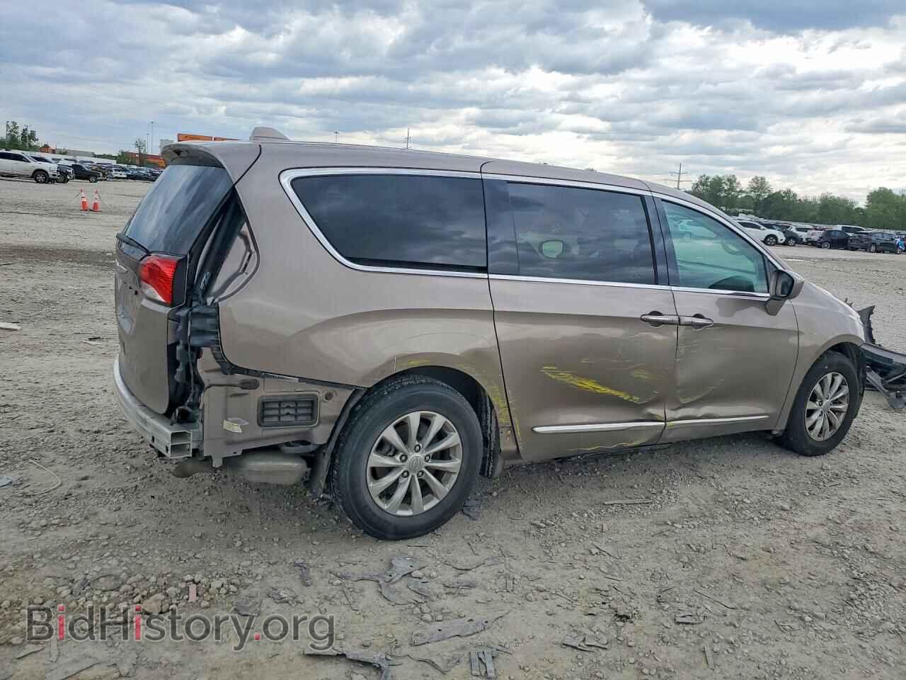 2018 CHRYSLER PACIFICA - VIN: 2C4RC1EG6JR194082 - Photo 3