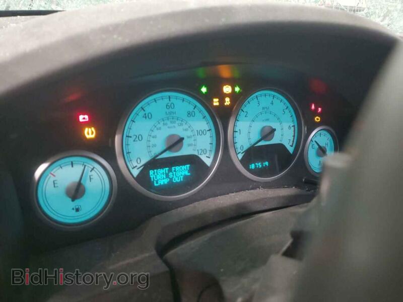 2010 Chrysler MINIVAN (VIN 2A4RR8D13AR441895) — photo 9 of 13