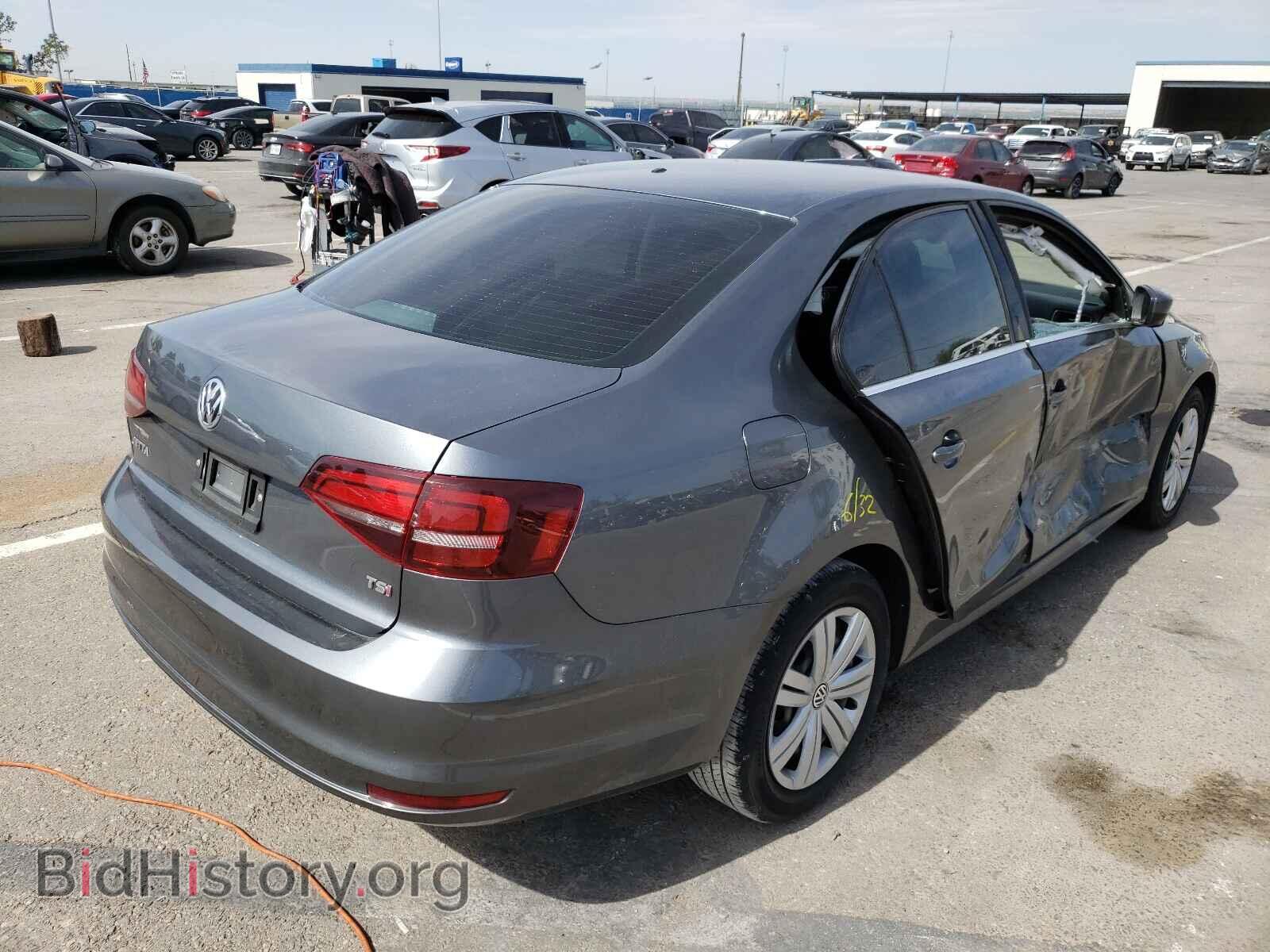 2017 VOLKSWAGEN JETTA - VIN: 3VW2B7AJXHM301853 - Фото 4