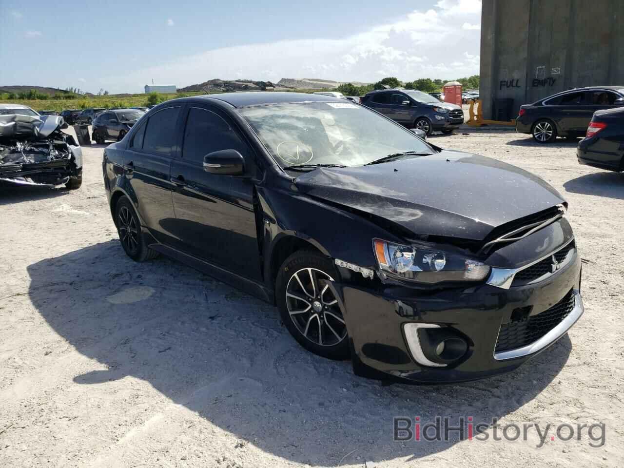 Photo JA32U2FU6HU006052 - MITSUBISHI LANCER 2017