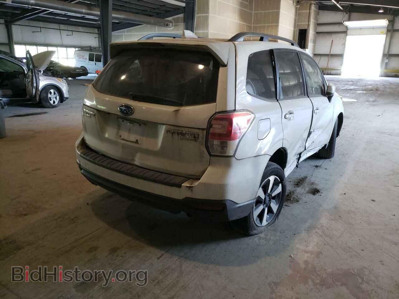 2017 SUBARU FORESTER - VIN: JF2SJAGCXHH519406 - Фото 4