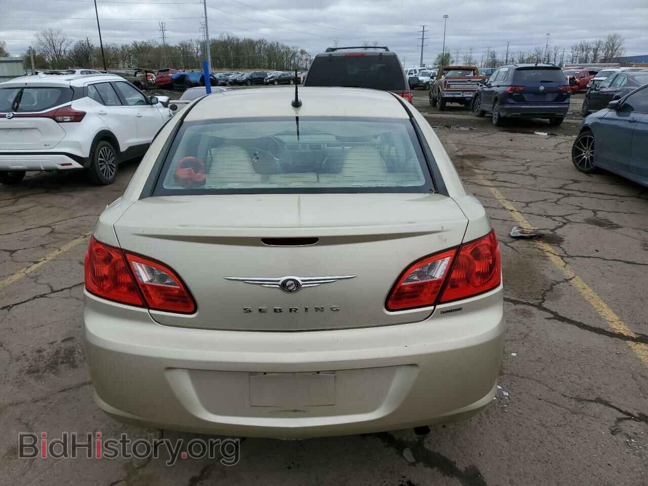 2010 CHRYSLER SEBRING - VIN: 1C3CC5FB6AN188204 - Фото 6
