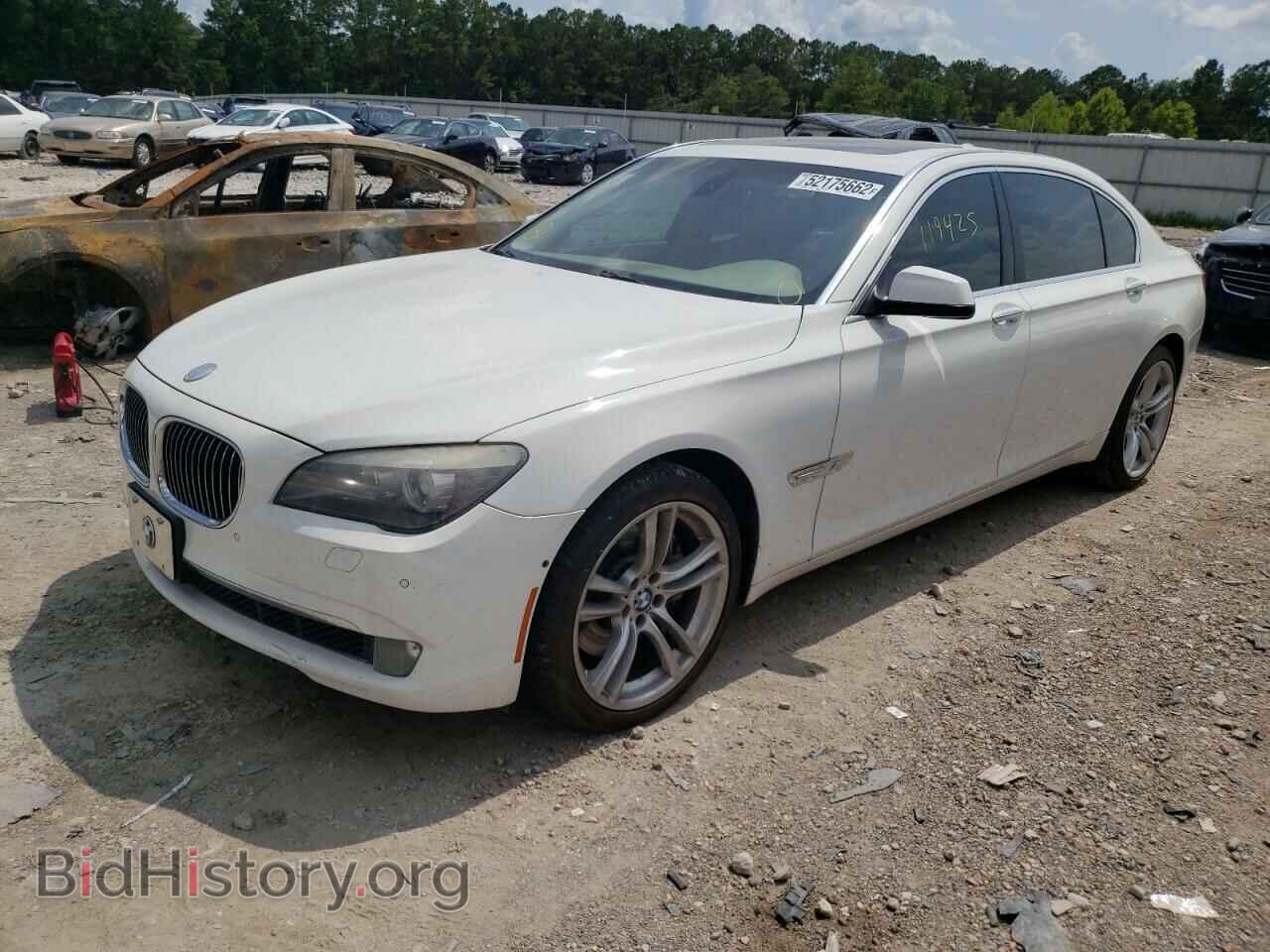 2009 BMW 7 SERIES - VIN: WBAKB83519CY58207 - Фото 2
