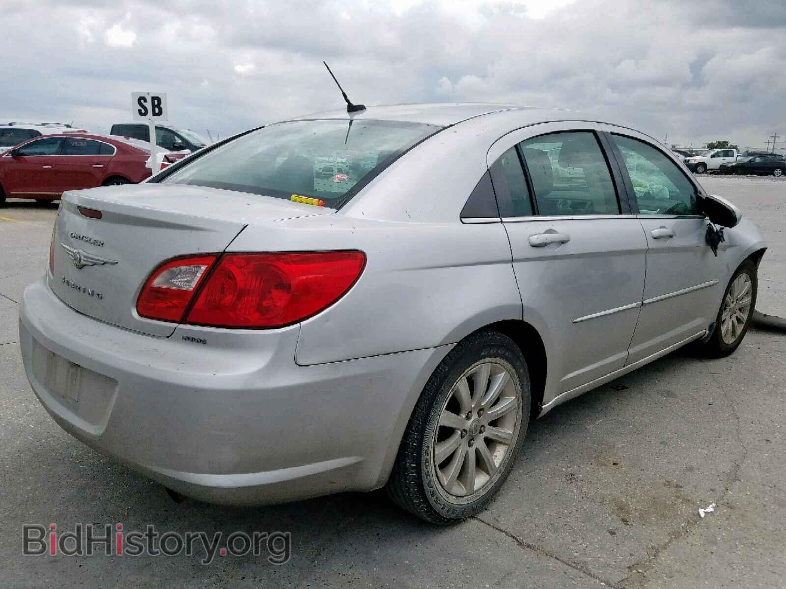 2010 CHRYSLER SEBRING - VIN: 1C3CC5FB9AN128000 - Фото 4